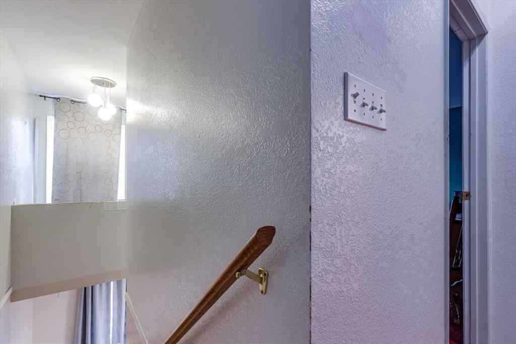 MLS® A2221701 - 5029 53 Street  in Rocky Mtn House Rocky Mountain House, Residential