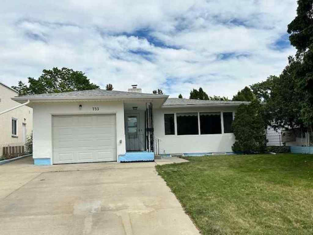MLS® A2221717 - 733 4 Street S in London Road Lethbridge, Residential