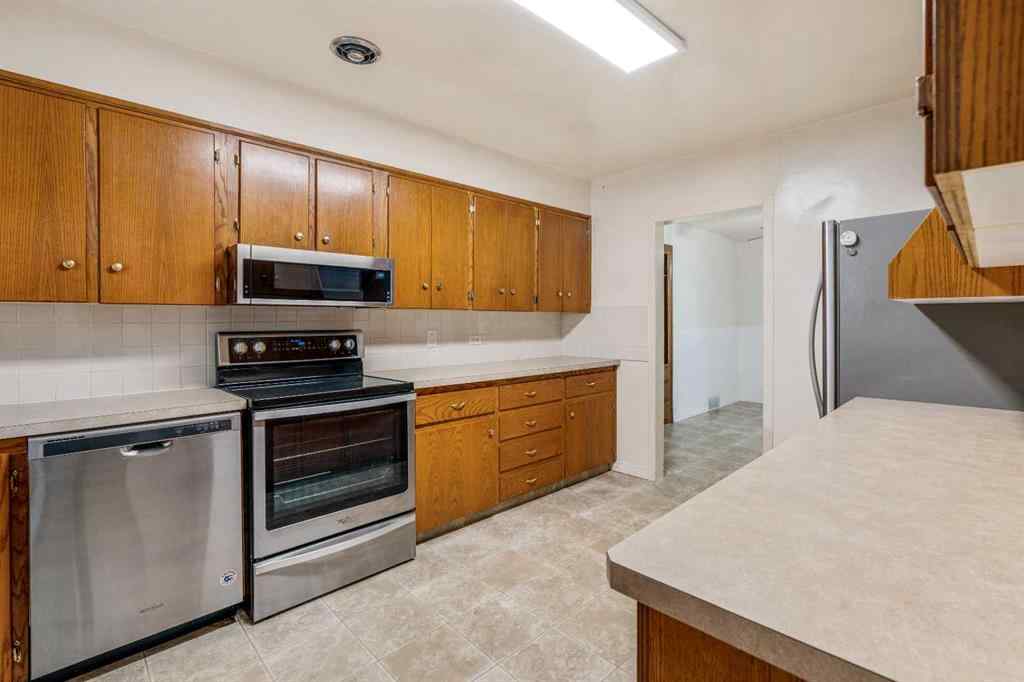 MLS® A2221717 - 733 4 Street S in London Road Lethbridge, Residential
