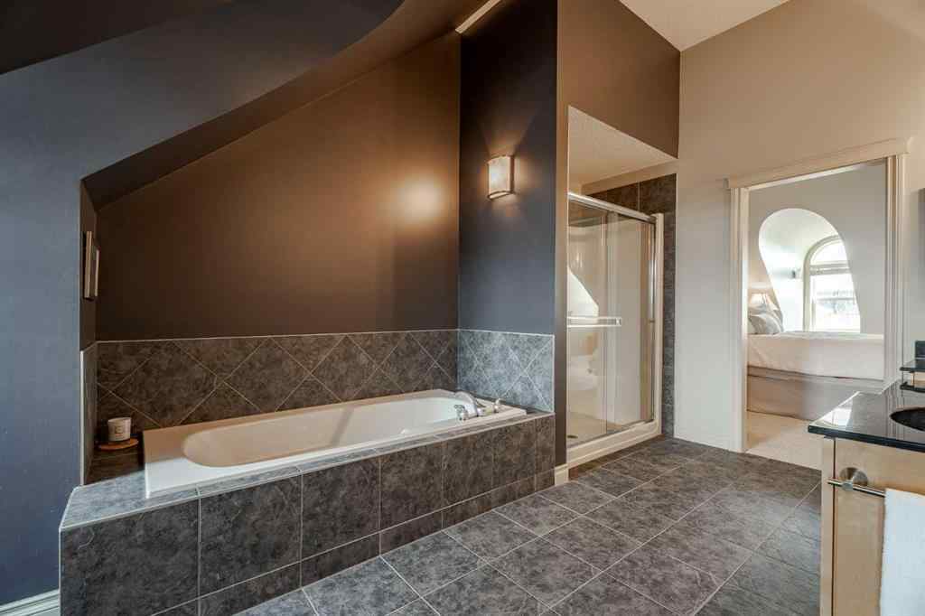 MLS® A2221793 - 211 Ypres Green SW in Garrison Woods Calgary, Residential