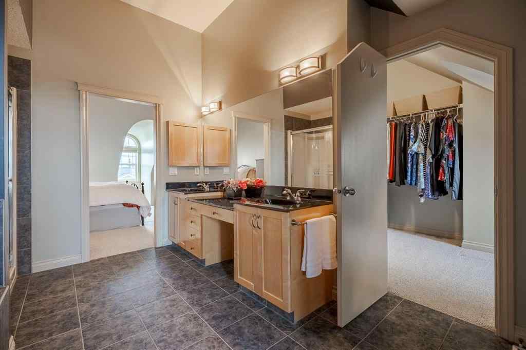 MLS® A2221793 - 211 Ypres Green SW in Garrison Woods Calgary, Residential