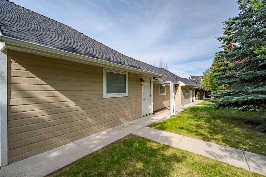 MLS® A2221793 - 211 Ypres Green SW in Garrison Woods Calgary, Residential