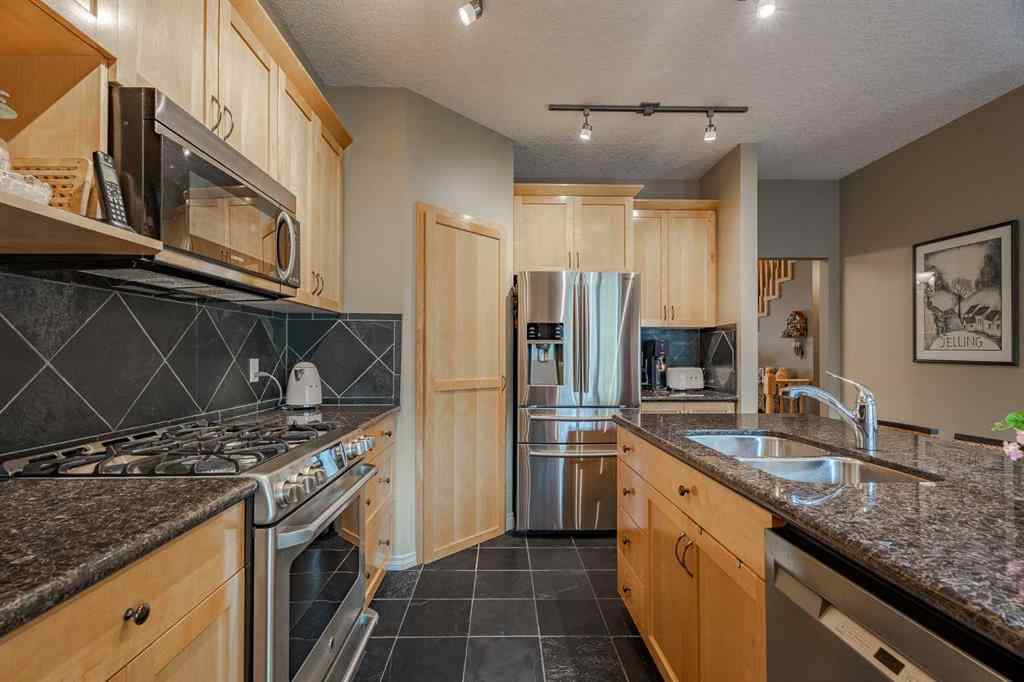 MLS® A2221793 - 211 Ypres Green SW in Garrison Woods Calgary, Residential