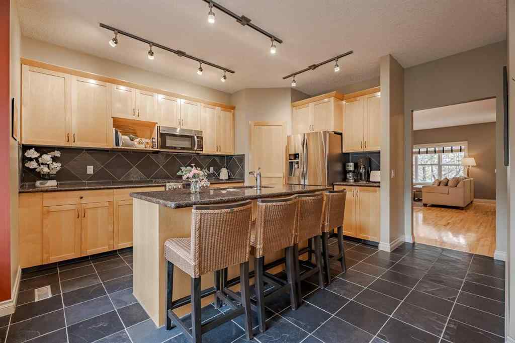 MLS® A2221793 - 211 Ypres Green SW in Garrison Woods Calgary, Residential