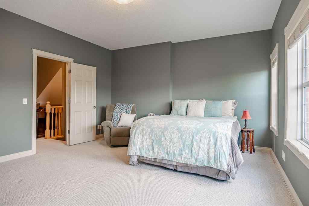 MLS® A2221793 - 211 Ypres Green SW in Garrison Woods Calgary, Residential