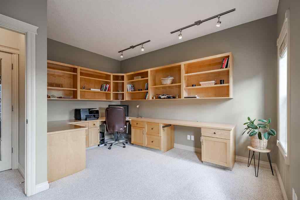 MLS® A2221793 - 211 Ypres Green SW in Garrison Woods Calgary, Residential