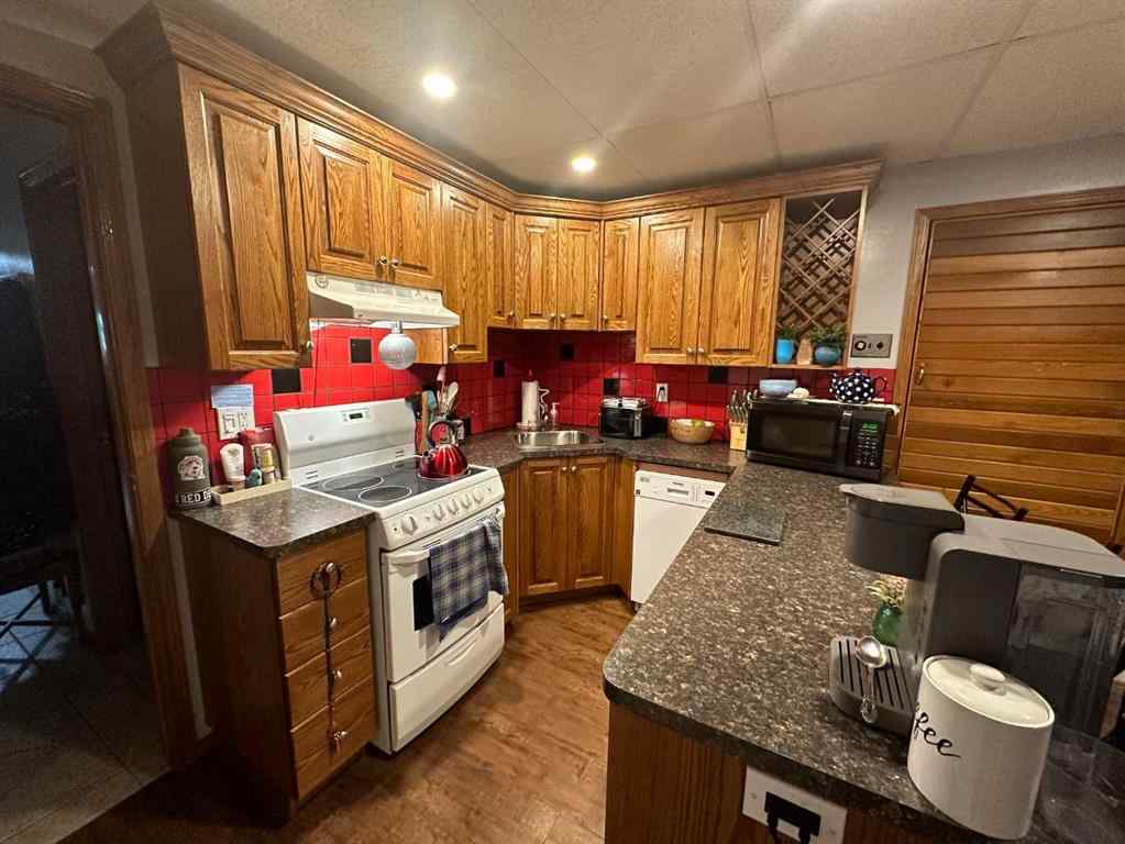 MLS® A2221814 - 3318 Township Road 400   in NONE Rural Lacombe County, Residential