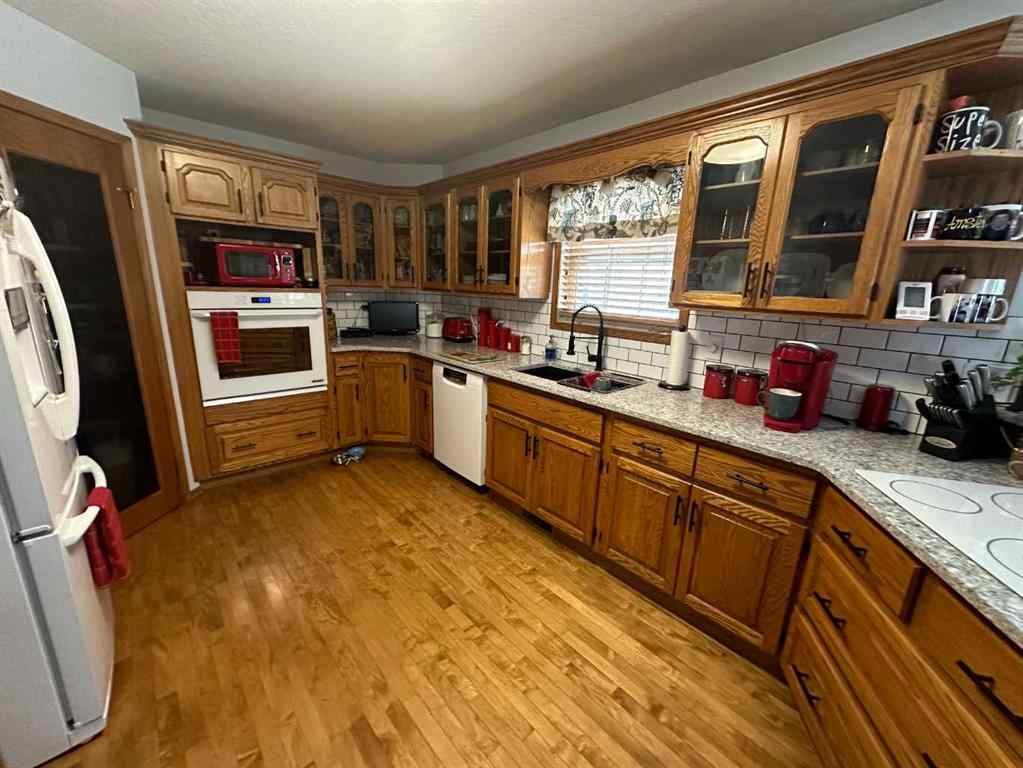 MLS® A2221814 - 3318 Township Road 400   in NONE Rural Lacombe County, Residential