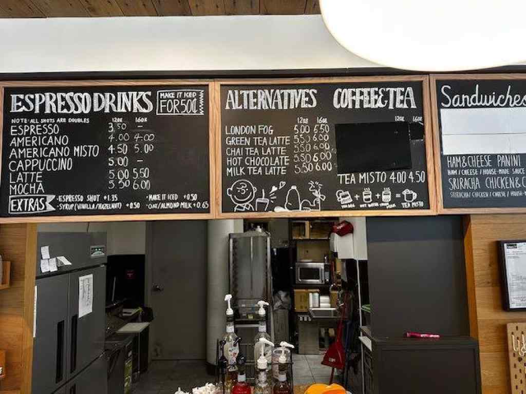 MLS® A2221816 - Unit #7 2008 34 Avenue SW in South Calgary Calgary, Commercial