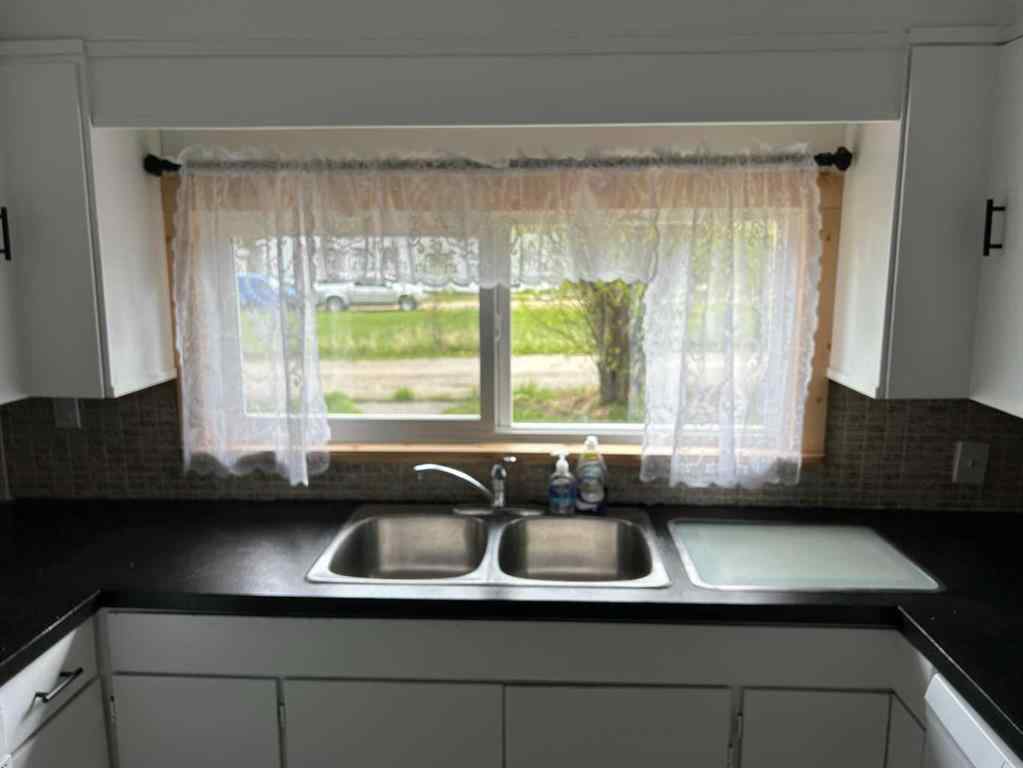 MLS® A2221825 - 54,52 1st Avenue  in NONE Faust, Residential