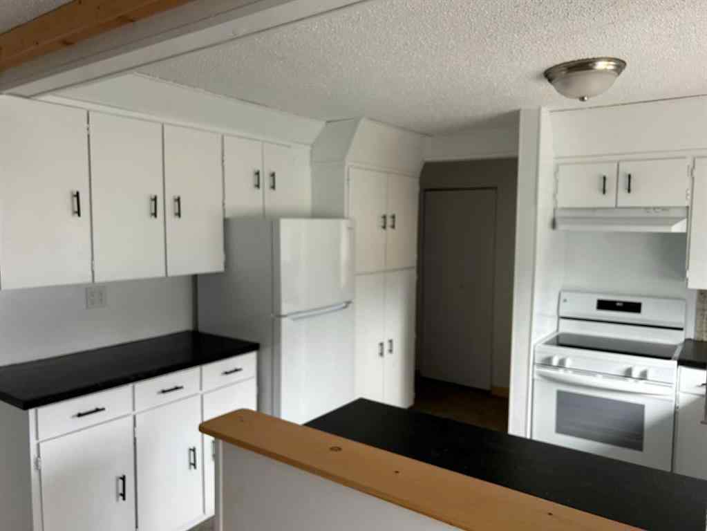 MLS® A2221825 - 54,52 1st Avenue  in NONE Faust, Residential