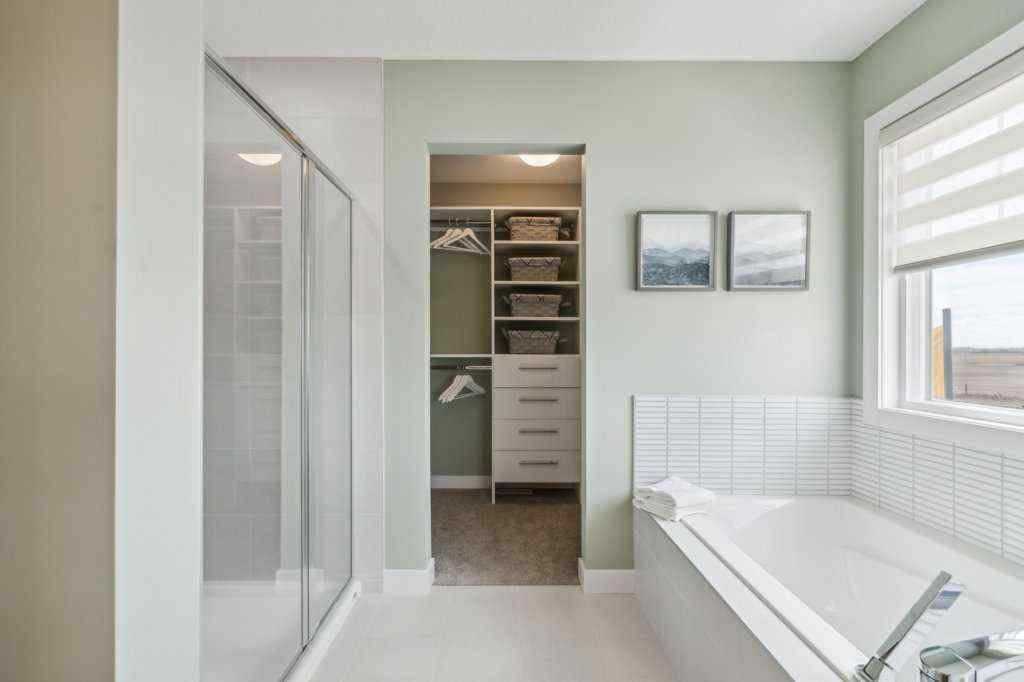 MLS® A2221906 - 102 South Shore Court  in South Shores Chestermere, Residential
