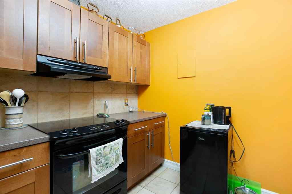 MLS® A2222017 - Unit #208 4944 Dalton Drive NW in Dalhousie Calgary, Residential