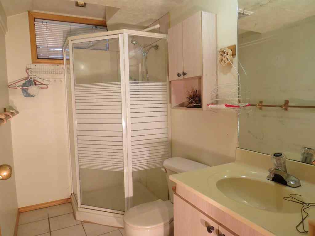 MLS® A2222080 - 63 La Valencia Gardens NE in Monterey Park Calgary, Residential