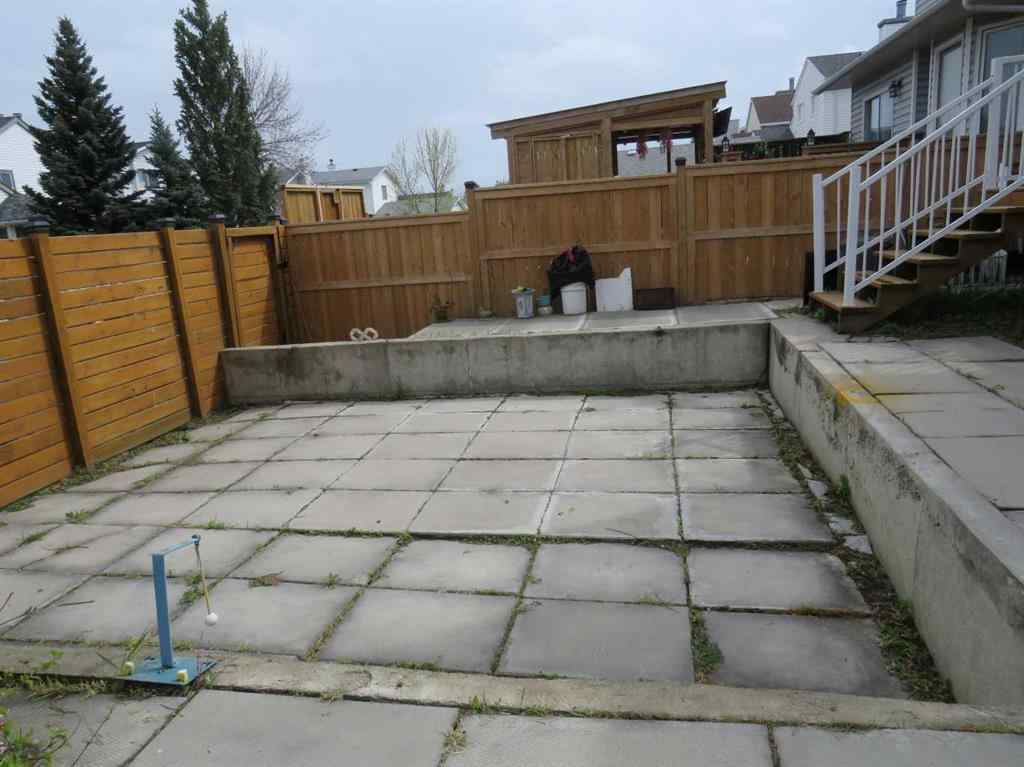 MLS® A2222080 - 63 La Valencia Gardens NE in Monterey Park Calgary, Residential