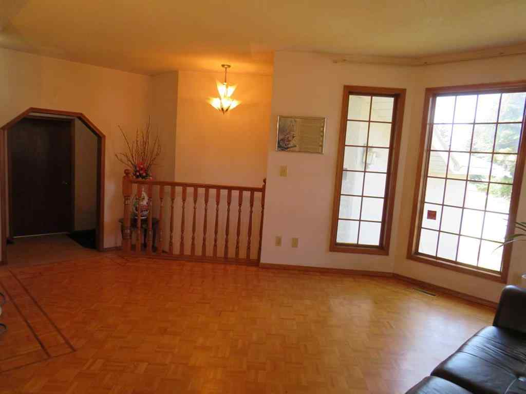 MLS® A2222080 - 63 La Valencia Gardens NE in Monterey Park Calgary, Residential