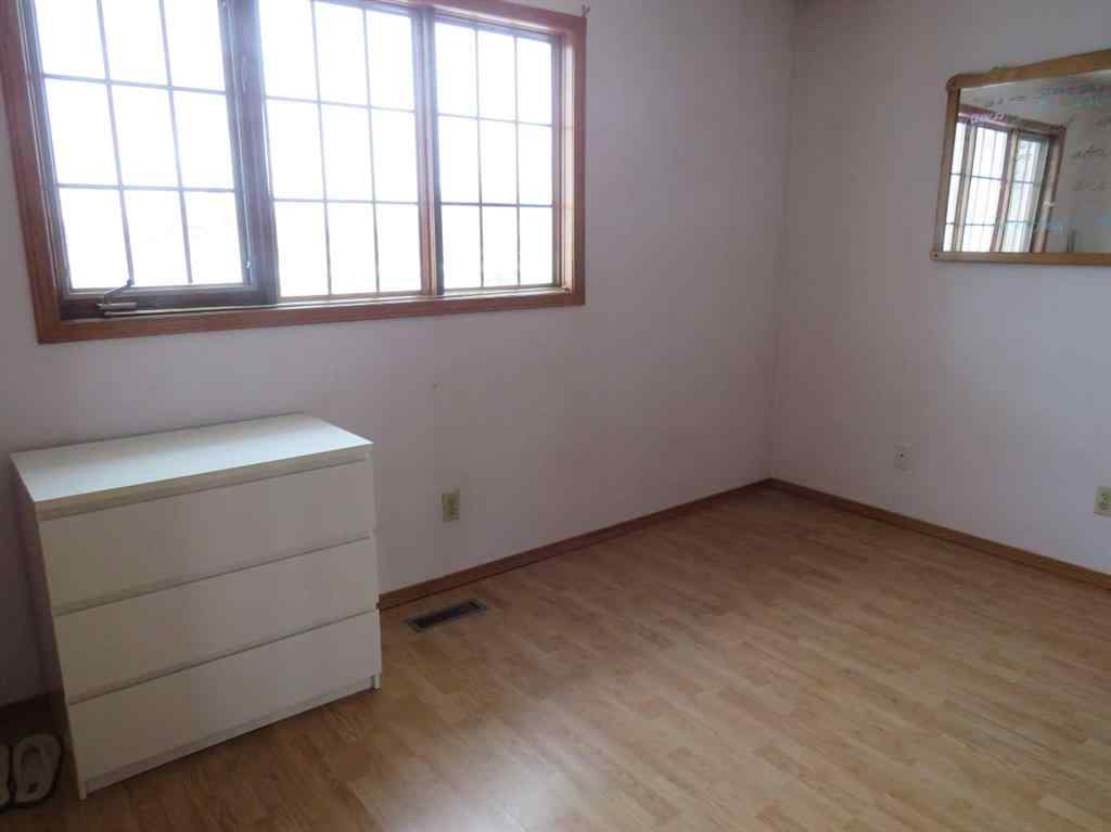 MLS® A2222080 - 63 La Valencia Gardens NE in Monterey Park Calgary, Residential
