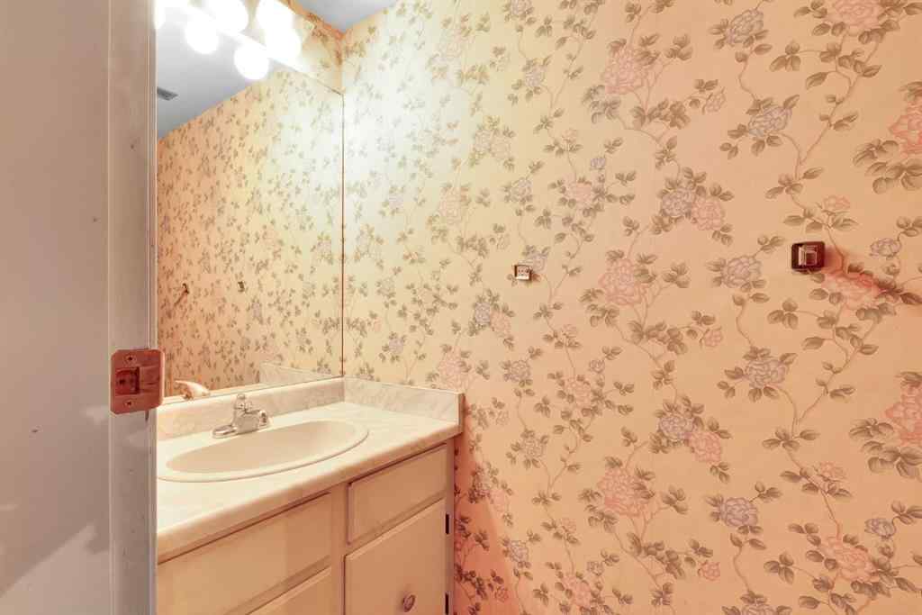 MLS® A2222082 - Unit #23 2225 Oakmoor Drive SW in Palliser Calgary, Residential