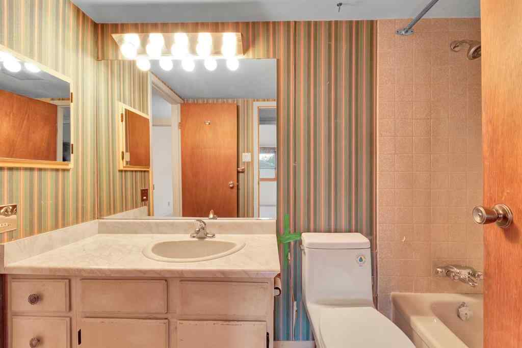 MLS® A2222082 - Unit #23 2225 Oakmoor Drive SW in Palliser Calgary, Residential