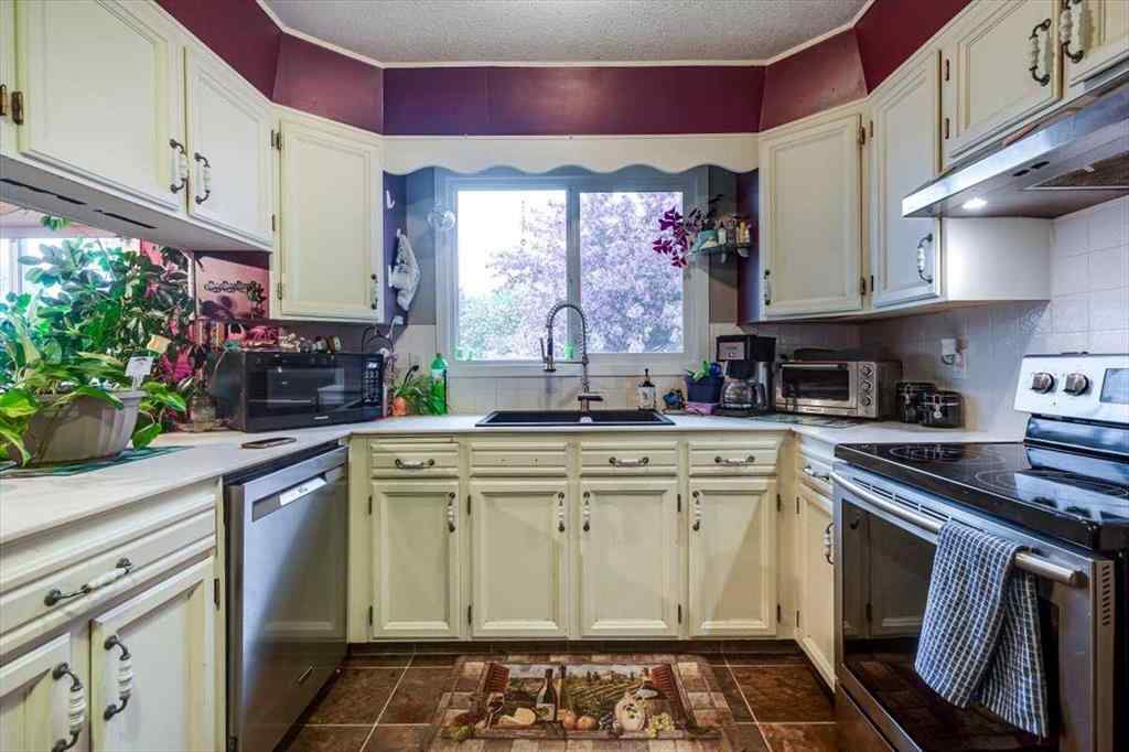 MLS® A2222112 - 1203 Gough Road  in NONE Carstairs, Residential