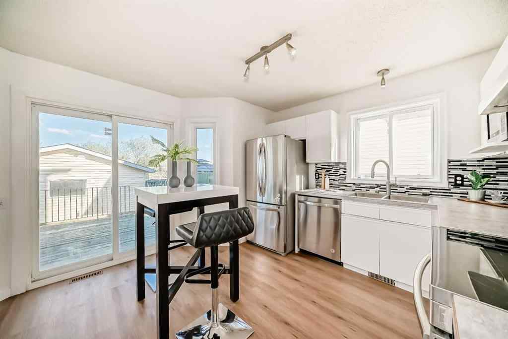 MLS® A2222170 - 112 Covington Rise NE in Coventry Hills Calgary, Residential