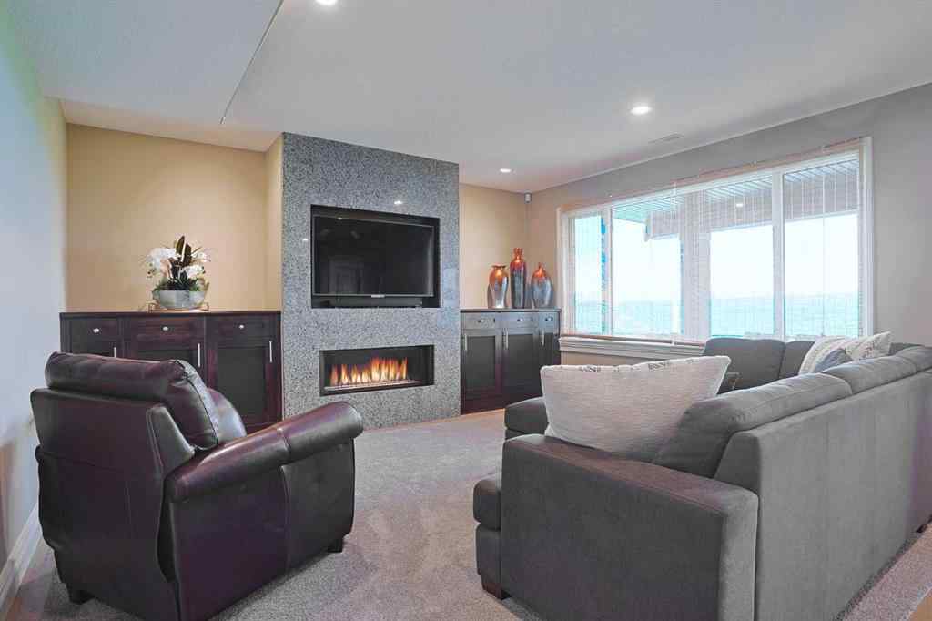 MLS® A2222296 - 117 Rockcliff Bay NW in Rocky Ridge Calgary, Residential