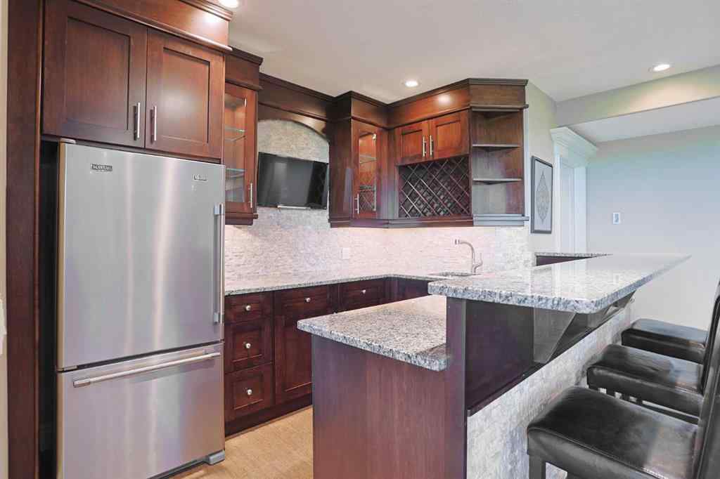 MLS® A2222296 - 117 Rockcliff Bay NW in Rocky Ridge Calgary, Residential
