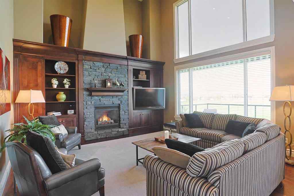 MLS® A2222296 - 117 Rockcliff Bay NW in Rocky Ridge Calgary, Residential