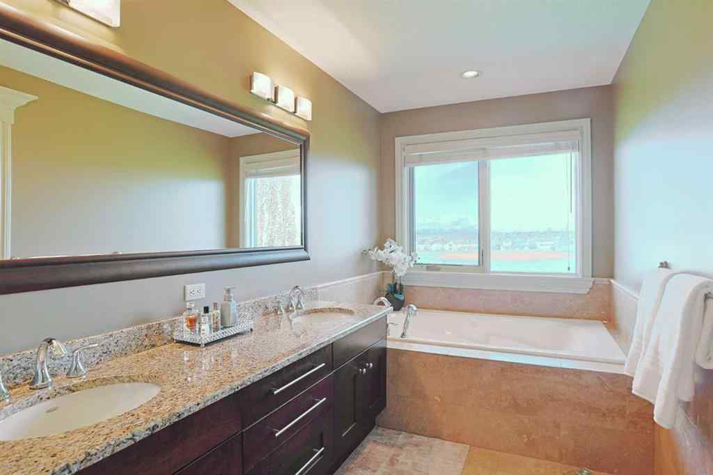 MLS® A2222296 - 117 Rockcliff Bay NW in Rocky Ridge Calgary, Residential