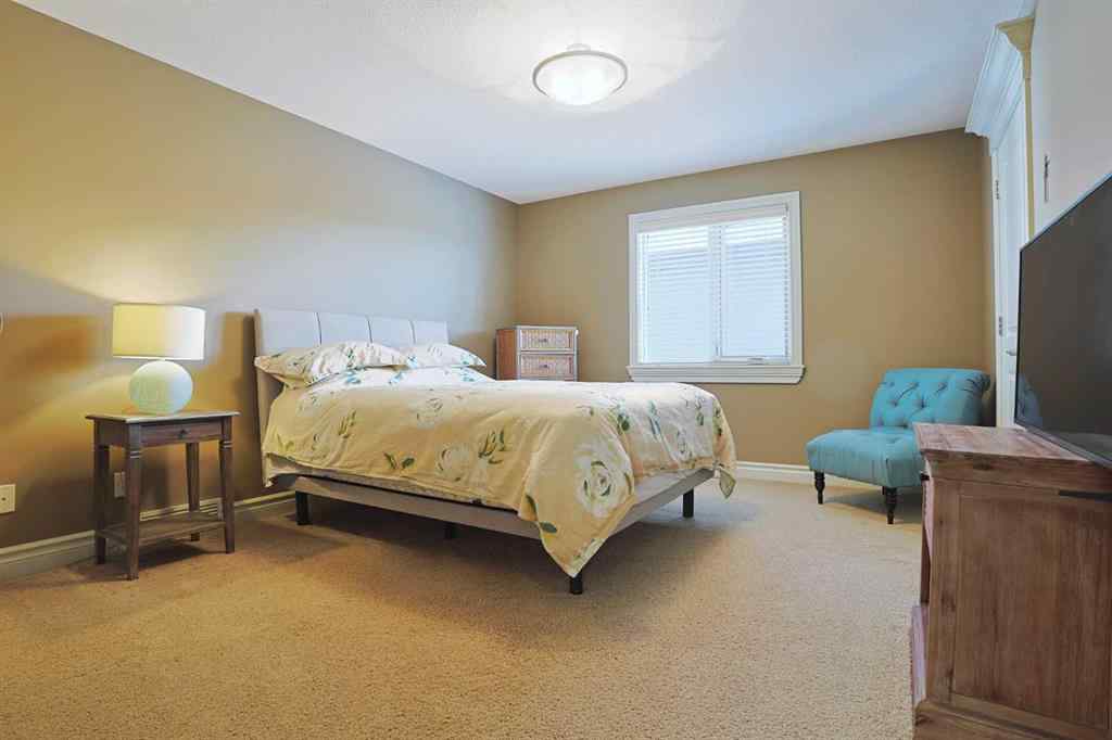 MLS® A2222296 - 117 Rockcliff Bay NW in Rocky Ridge Calgary, Residential