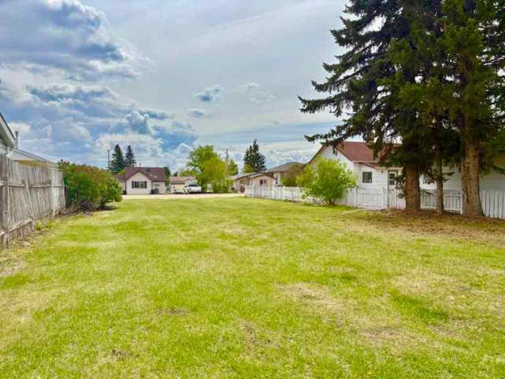 MLS® A2222301 - 5012 48 Street  in Hardisty Hardisty, Land