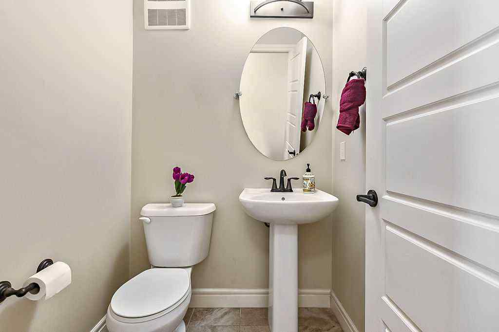 MLS® A2222391 - 237 Savanna Walk NE in Saddle Ridge Calgary, Residential