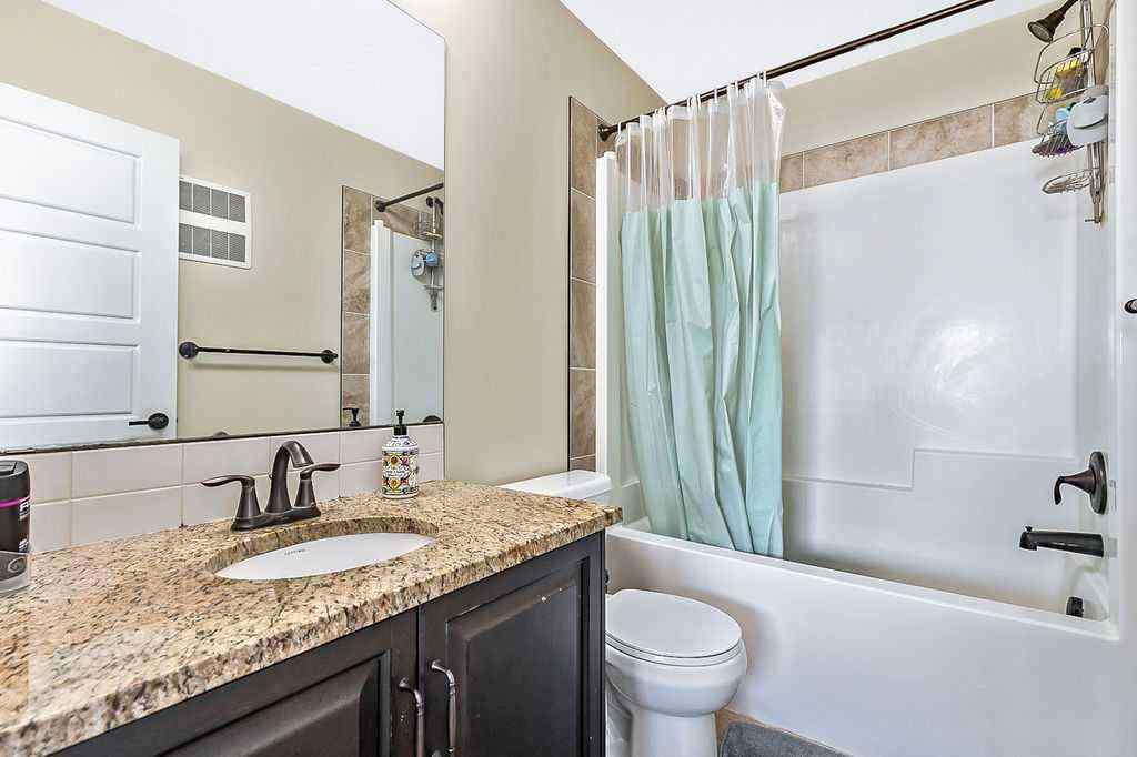 MLS® A2222391 - 237 Savanna Walk NE in Saddle Ridge Calgary, Residential