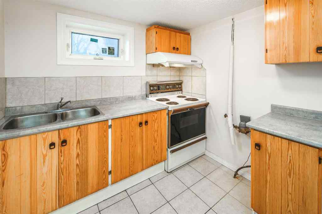 MLS® A2222438 - 5424 Thorncliffe Drive NW in Thorncliffe Calgary, Residential