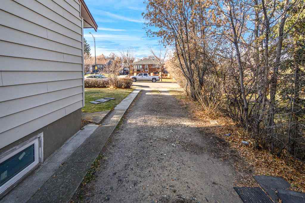 MLS® A2222438 - 5424 Thorncliffe Drive NW in Thorncliffe Calgary, Residential
