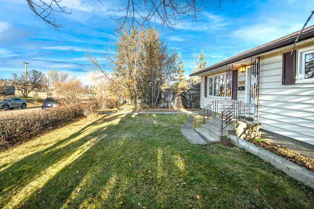 MLS® A2222438 - 5424 Thorncliffe Drive NW in Thorncliffe Calgary, Residential