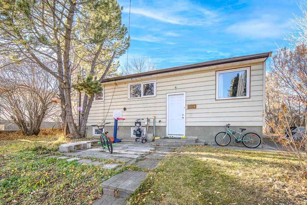 MLS® A2222438 - 5424 Thorncliffe Drive NW in Thorncliffe Calgary, Residential