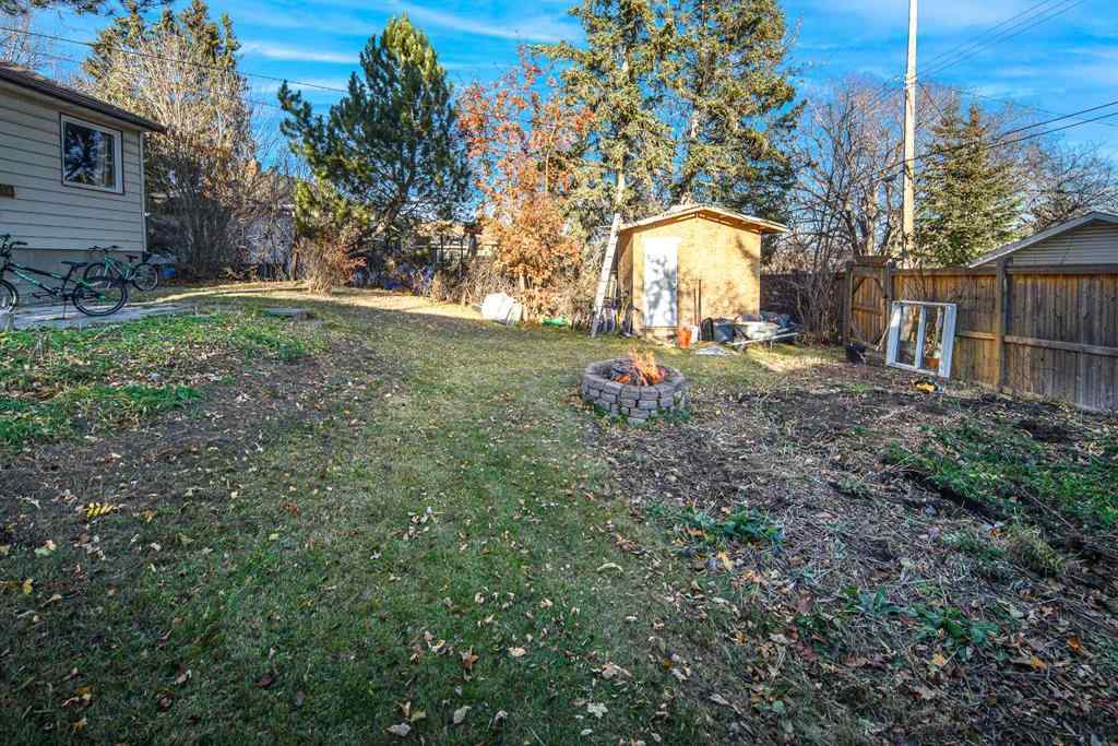 MLS® A2222438 - 5424 Thorncliffe Drive NW in Thorncliffe Calgary, Residential
