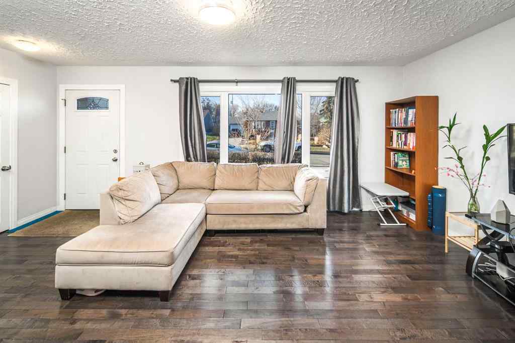 MLS® A2222438 - 5424 Thorncliffe Drive NW in Thorncliffe Calgary, Residential