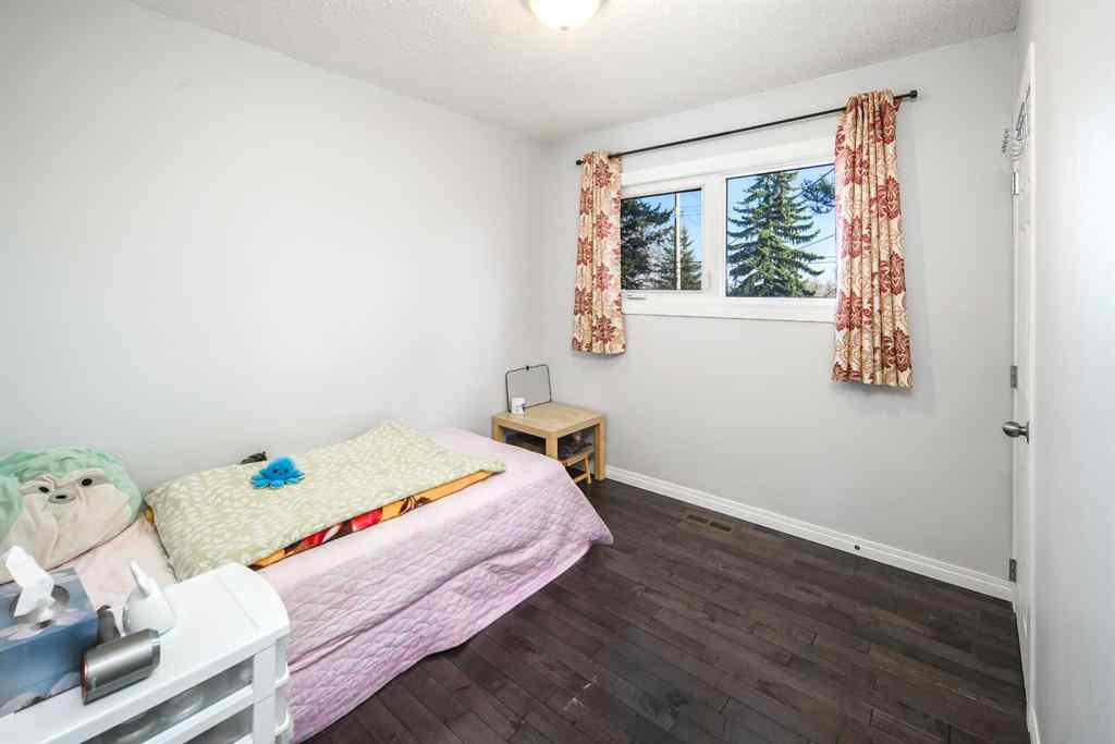 MLS® A2222438 - 5424 Thorncliffe Drive NW in Thorncliffe Calgary, Residential