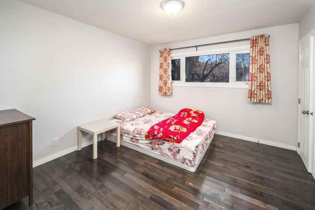 MLS® A2222438 - 5424 Thorncliffe Drive NW in Thorncliffe Calgary, Residential