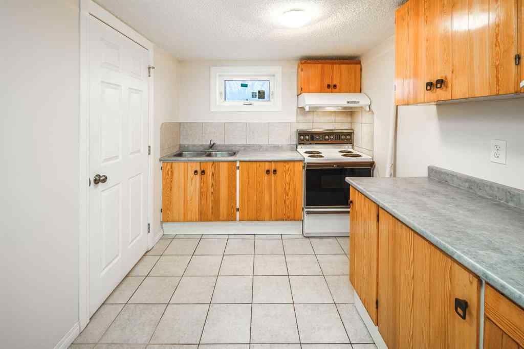 MLS® A2222438 - 5424 Thorncliffe Drive NW in Thorncliffe Calgary, Residential