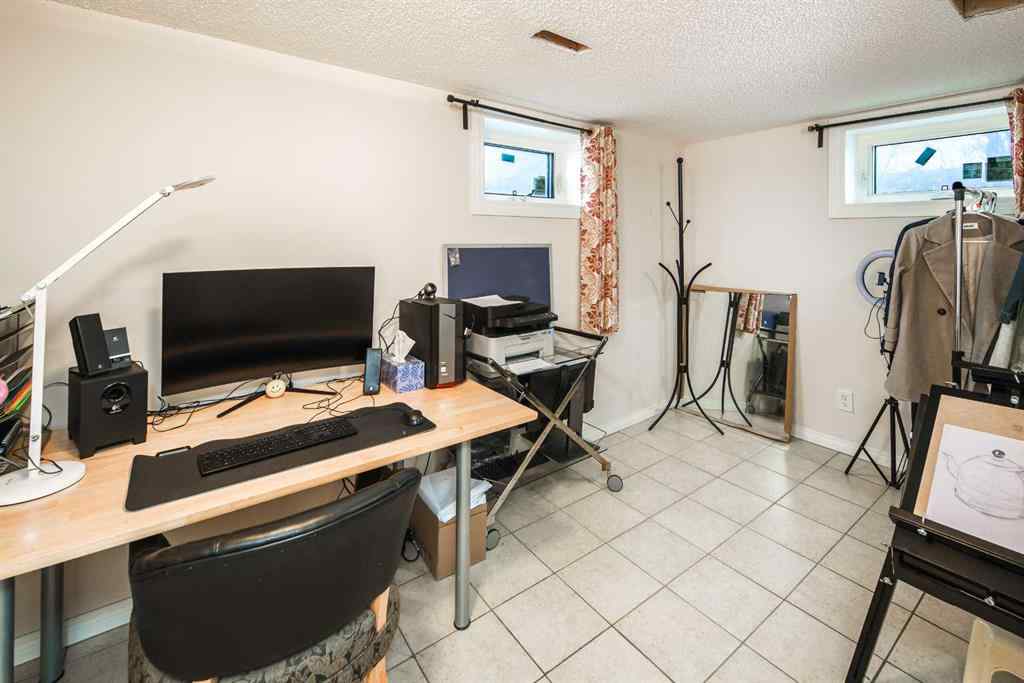 MLS® A2222438 - 5424 Thorncliffe Drive NW in Thorncliffe Calgary, Residential