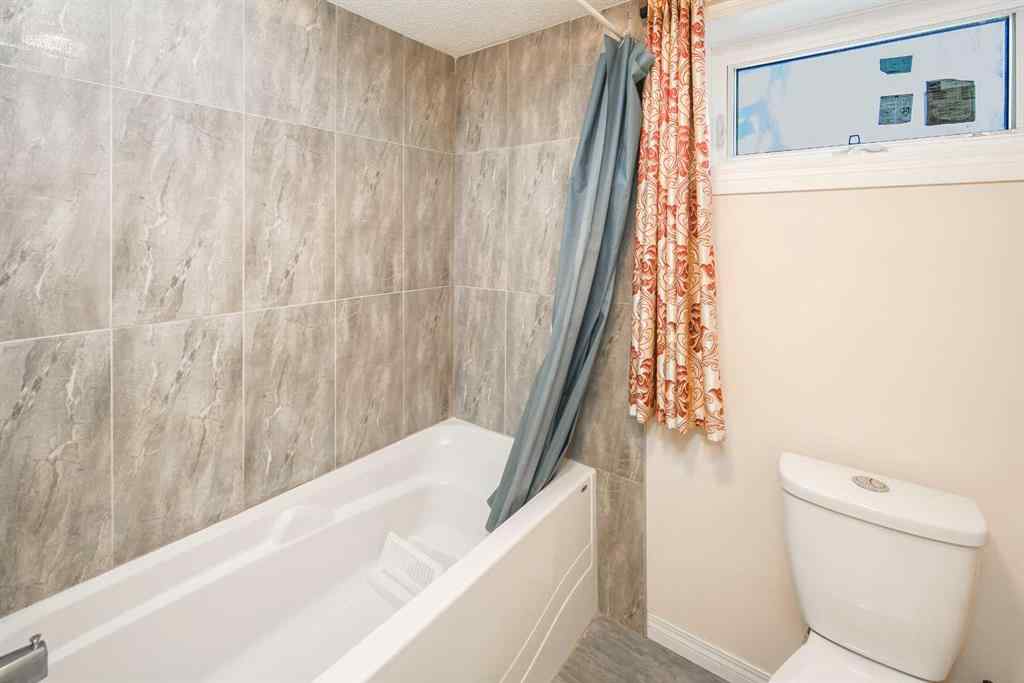MLS® A2222438 - 5424 Thorncliffe Drive NW in Thorncliffe Calgary, Residential