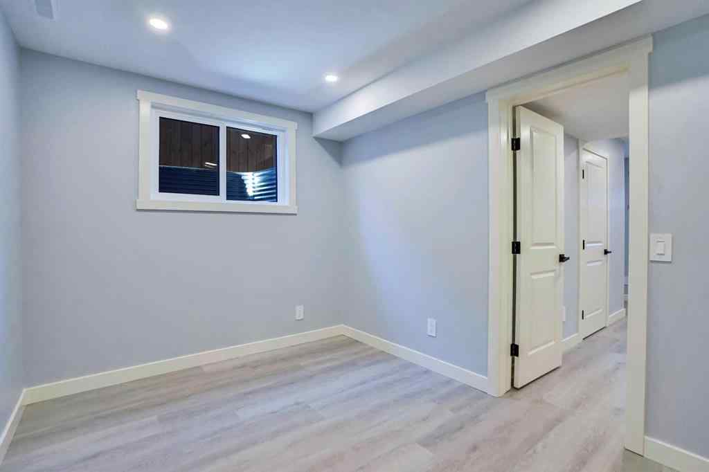 MLS® A2222471 - 194 Woodbriar Circle SW in Woodbine Calgary, Residential