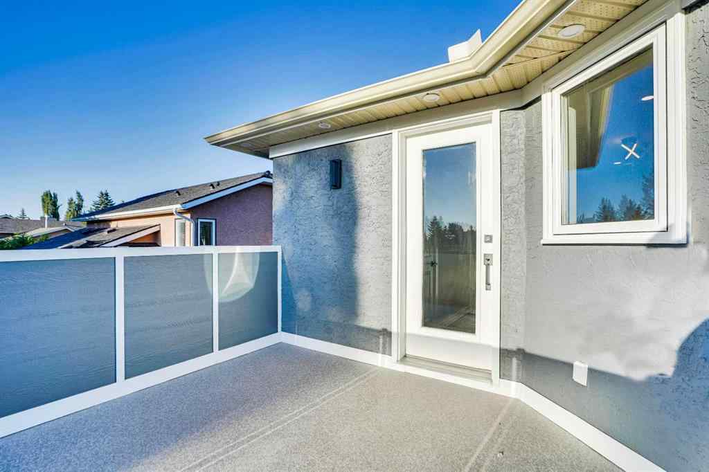 MLS® A2222471 - 194 Woodbriar Circle SW in Woodbine Calgary, Residential