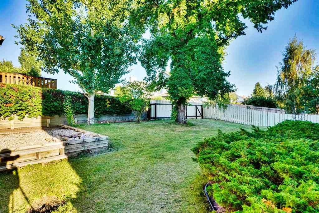 MLS® A2222471 - 194 Woodbriar Circle SW in Woodbine Calgary, Residential