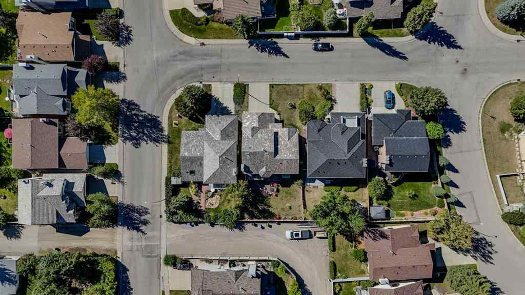 MLS® A2222471 - 194 Woodbriar Circle SW in Woodbine Calgary, Residential