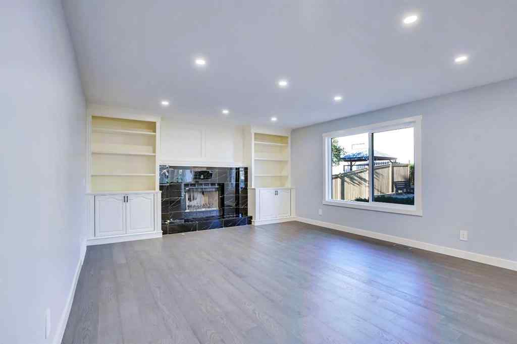 MLS® A2222471 - 194 Woodbriar Circle SW in Woodbine Calgary, Residential