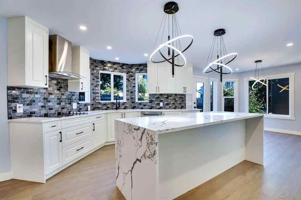 MLS® A2222471 - 194 Woodbriar Circle SW in Woodbine Calgary, Residential